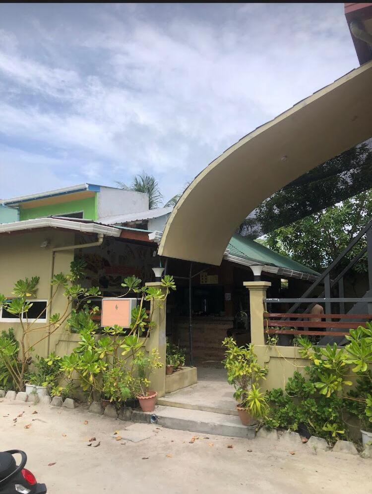 Raalhu Fonu Maldives Hotel Mahibadhoo Екстериор снимка